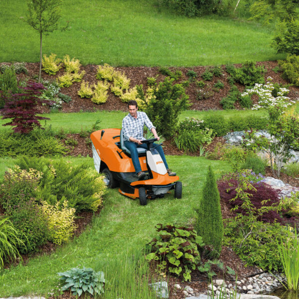 Benzinska traktorska kosilica - kosačica STIHL RT 4082 80cm 11.1KS