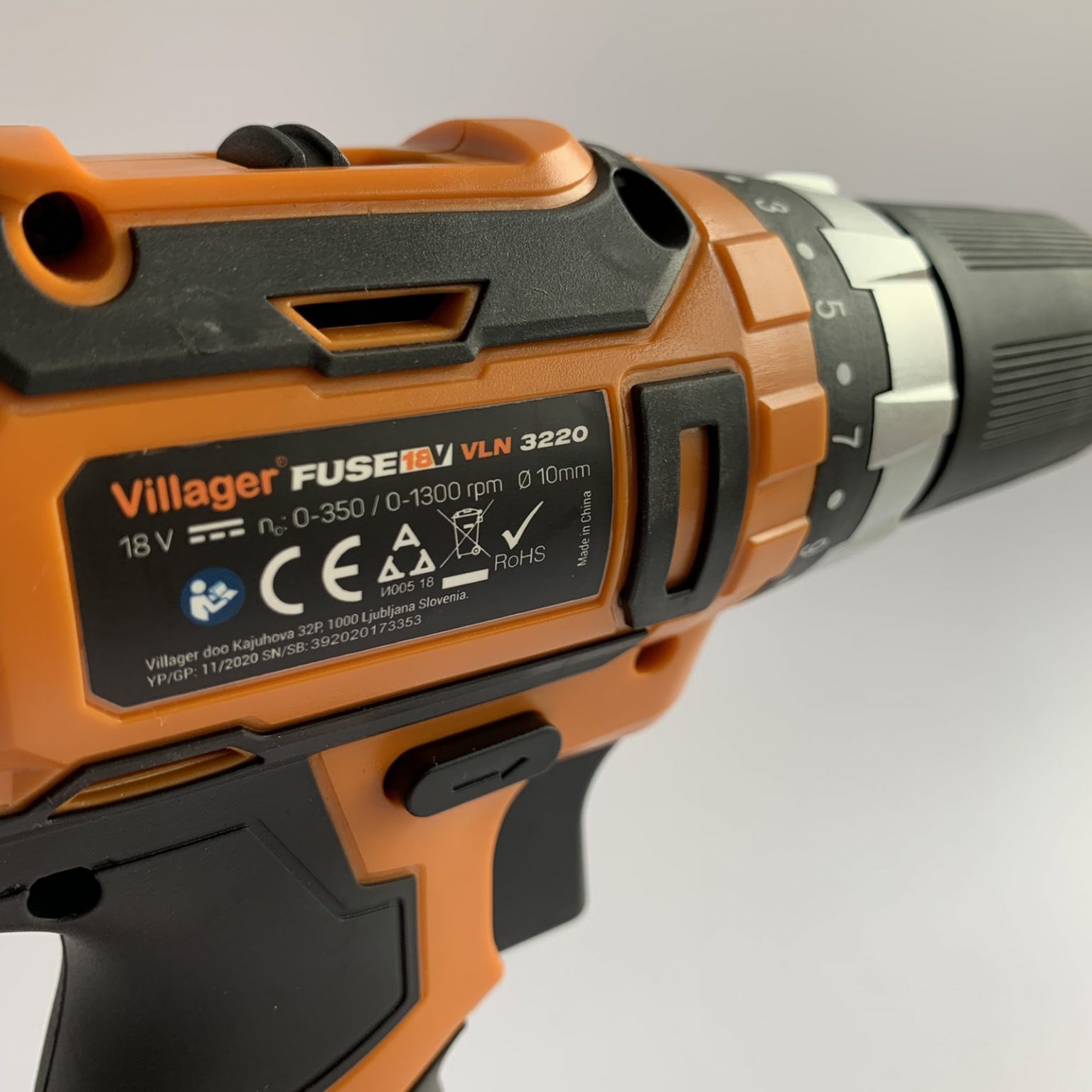 Aku bušilica - odvijač Villager sa priborom dvije 1.5Ah baterije i punjačem u koferu VLN 3220 (2BSC)