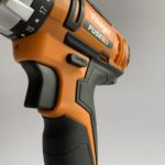 Aku bušilica - odvijač Villager sa priborom dvije 1.5Ah baterije i punjačem u koferu VLN 3220 (2BSC)