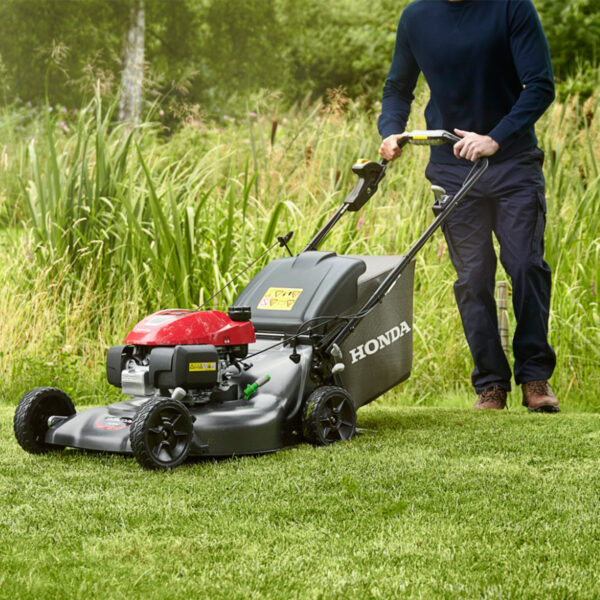 Samohodna benzinska parkovska kosilica - kosačica Honda HRN 536 VYE 4.6KS 53cm