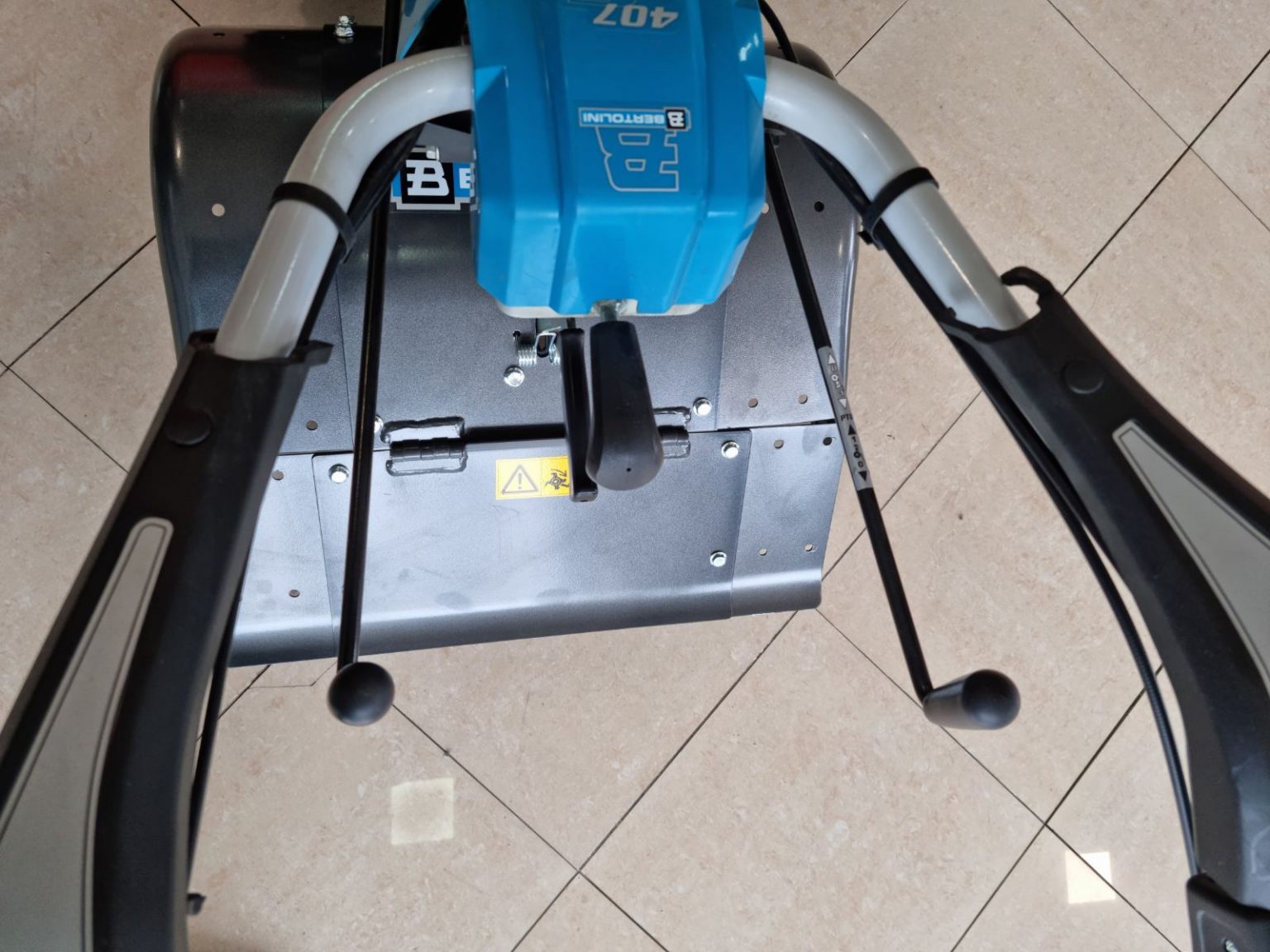 Dizelski motokultivator BERTOLINI 407 S sa strižnom kosom