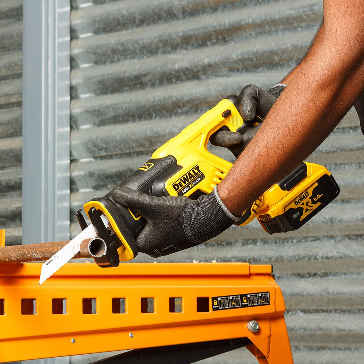 Aku recipročna pila - lisičiji rep DeWalt DCS367N 18V XR