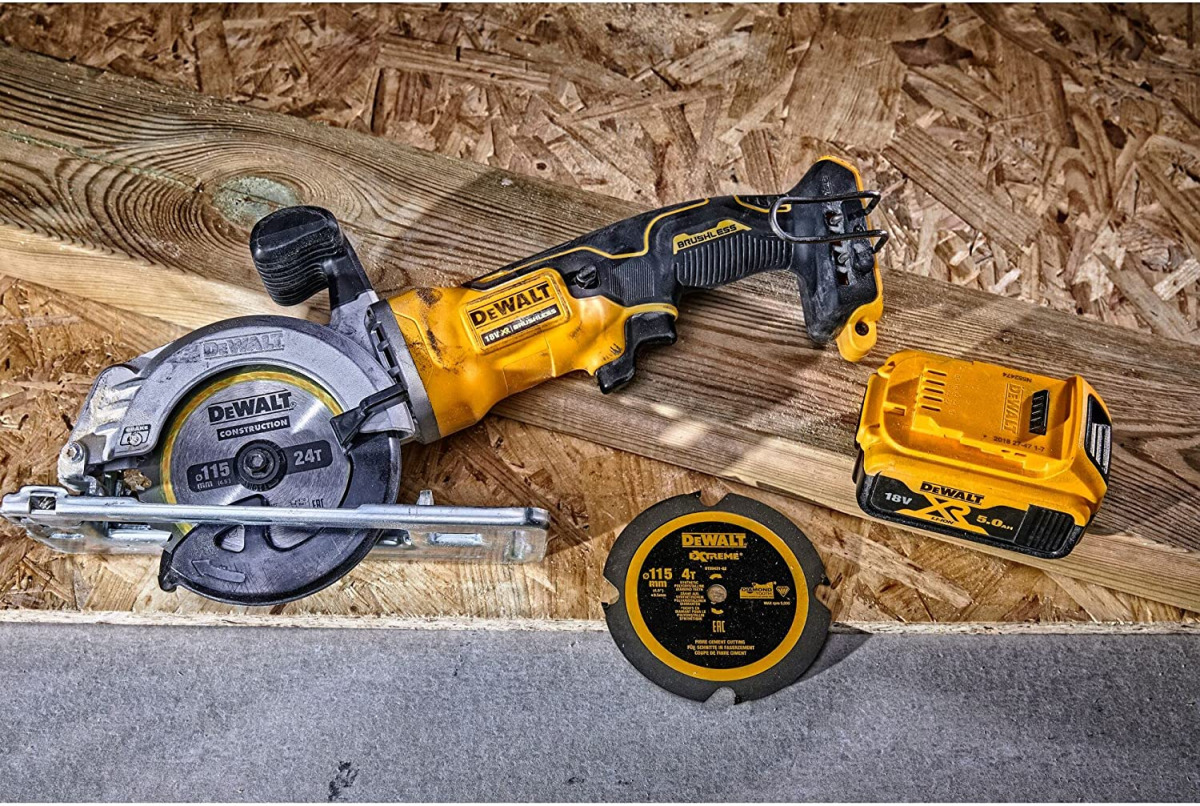 Aku ručna kružna pila - cirkular DeWalt DCS571N 18V XR 115mm