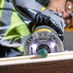 Aku glodalica za utore za drvo - keksarica DeWalt DCW604P2 18V XR sa 2 baterije 5Ah i punjačem u koferu