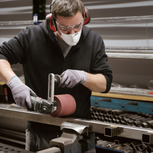 Aku brusilica za satiniranje - satinirka Metabo S 18 LTX 115 600154850 100-200mm 18V