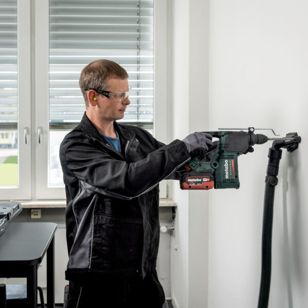 Aku udarna bušilica Metabo KH 18 601713800 LTX BL 24 18V sa dvije 4Ah baterije i punjačem u koferu