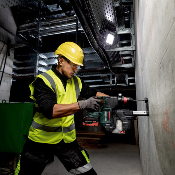 Aku udarna bušilica Metabo KH 18 601714660 LTX BL 24 Q 18V sa dvije 5.5Ah baterije i punjačem u koferu