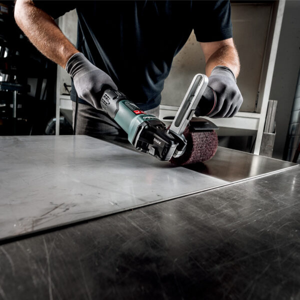 Električna brusilica za satiniranje – satinirka Metabo SE 17-200 RT 602259000 100-200mm 1700W