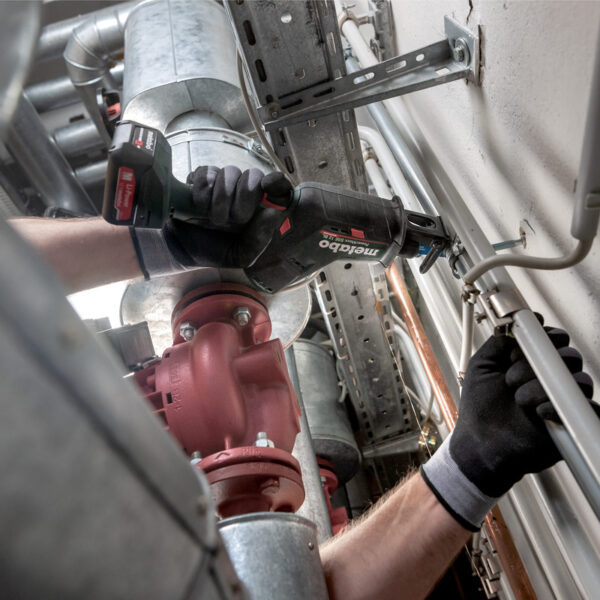 Aku recipročna pila - lisičiji rep Metabo SSE 12 BL 60232280 12V sa dvije 4Ah baterije i punjačem u koferu