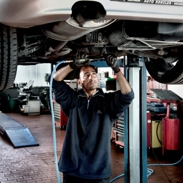 Pneumatski ugaoni-kutni odvijač - račna Metabo DRS 68 604119500 set 1/4" 68Nm u setu sa priborom