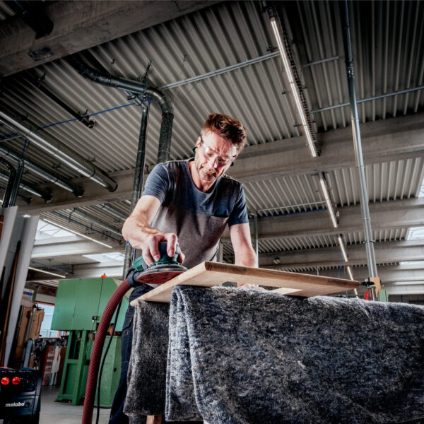 Električna ekscentrična brusilica Metabo SXE 150-2.5 BL 615025000 350W 150mm