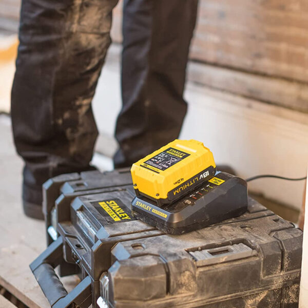 Punjač za aku baterije Stanley FMC692L 14.4–18V 2A