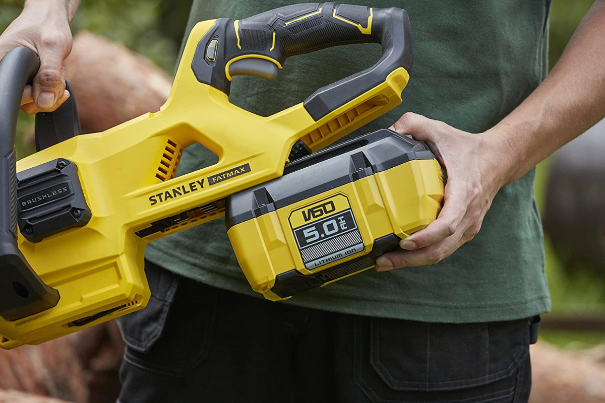 Aku pila - motorka za drva Stanley SFMCCSB664B 54V 40cm