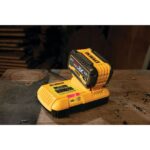 Brzi punjač za aku baterije DeWalt XR 12A DCB117