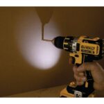 Aku bušilica - odvijač DeWalt DCD790M3 18V XR sa tri 4Ah baterije i punjačem u koferu