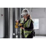 Laserski nivelir poprečni DeWalt DCE822D1G18 50m 18V XR sa 2Ah baterijom i punjačem u koferu