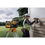 Laserski nivelir poprečni DeWalt DCE822D1G18 50m 18V XR sa 2Ah baterijom i punjačem u koferu