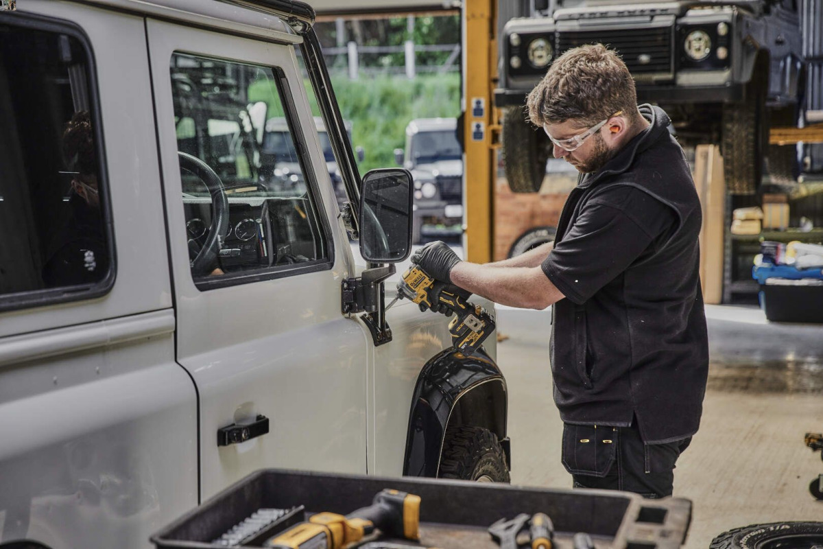 Aku udarni odvijač DeWalt DCF850P2T 18V XR 1/4'' sa dvije 5Ah baterije i punjačem u TSTAK koferu