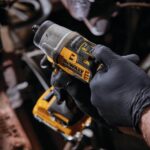 Aku udarni odvijač DeWalt DCF902D2 12V XR sa dvije 2Ah baterije i punjačem u TSTAK koferu