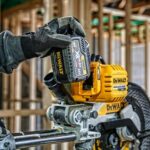 Aku potezno-nagibna pila - štucer DeWalt DCS727T2 FlexVolt 54V XR 250mm sa dvije 6Ah baterije i punjačem