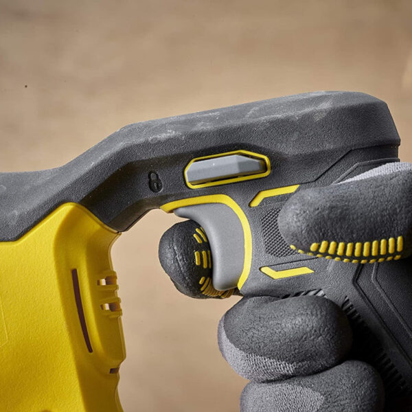 Aku recipročna pila - lisičiji rep Stanley SFMCS300D2K SFM V20 18V sa 2 baterije 2.0Ah i punjačem u koferu