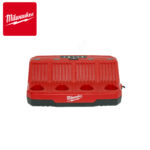 Punjač za aku baterije sa četiri ležišta Milwaukee M12 C4 12V 4932430554
