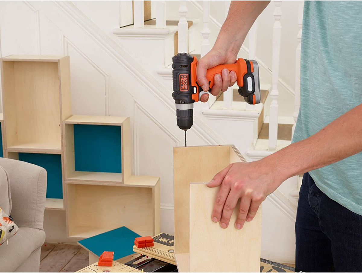 Aku bušilica - odvijač Black+Decker BDCDD12USB 12V USB