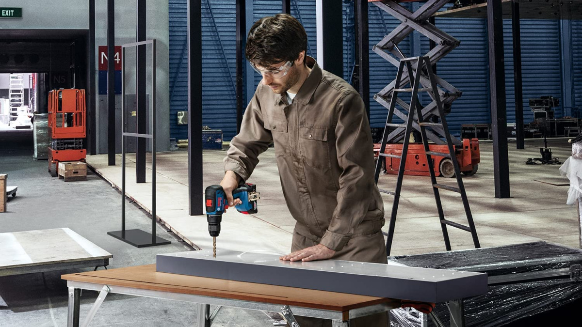 Aku bušilica-odvijač Bosch GSR 18V-50 06019H5000 18V 50Nm u koferu sa 2 baterije 2Ah i punjačem