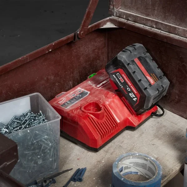 Super punjač za M12 i M18 Redlithium baterije Milwaukee M12-18SC 4932471736