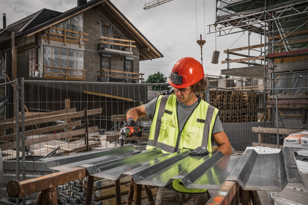 Aku škare - makaze za lim Milwaukee M12 FNB16-402X 4933479619 sa dvije 4Ah baterije i punjačem u HD koferu 12V