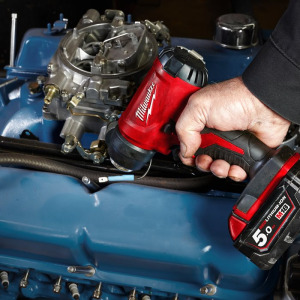 Aku pištolj za vrući zrak - fen Milwaukee M18 BHG-502C 4933459772 sa dvije 5Ah baterije i punjačem u koferu