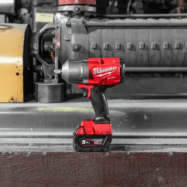 Aku udarni odvijač Milwaukee M18 FHIWP12-0X 4933459692 sa držačem igle u HD koferu 18V 1017Nm