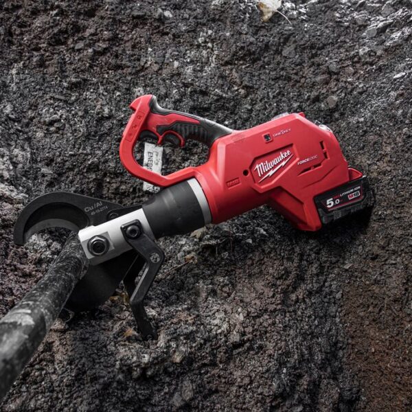 Aku škare-makaze za kablove na daljinsko upravljanje Milwaukee M18 HCC75R-502C 4933459271 sa dvije 5Ah baterije i punjačem u koferu