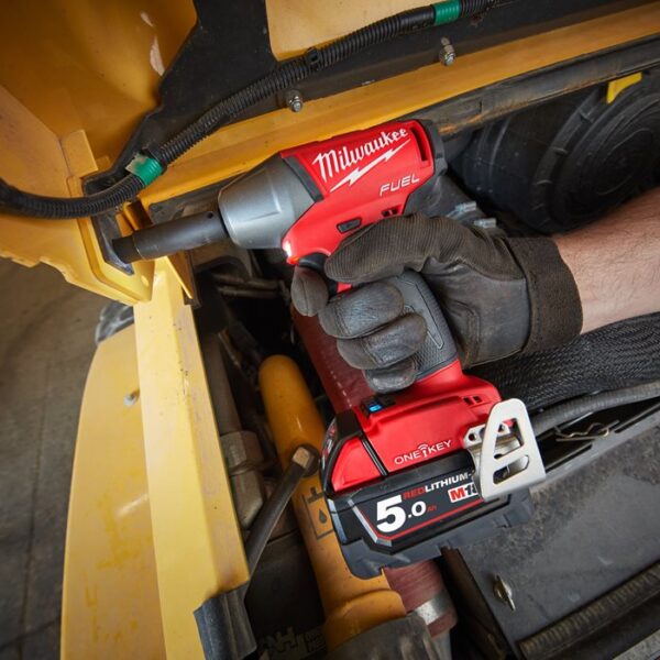 Aku udarni odvijač Milwaukee M18 ONEIWP12-0 4933451152 sa držačem igle u 1/2'' 18V 300Nm