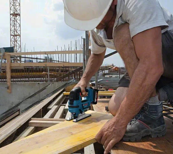 Aku ubodna pila Bosch GST 18V-LI B 06015A6100 sa dodacima