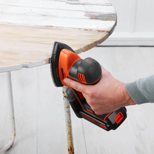 Aku vibraciona brusilica - šlajfarica Black+Decker BDCDS18 18V sa 1.5Ah baterijom i punjačem u torbi