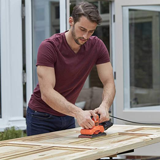 Električna vibraciona brusilica - šlajfarica Black+Decker BEW220 150W