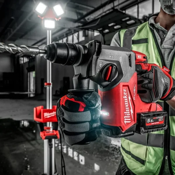 Aku udarna bušilica Milwaukee M18 FHX-552X 4933478889 SDS-Plus sa dvije 5.5Ah baterije i punjačem u HD koferu 26mm 18V