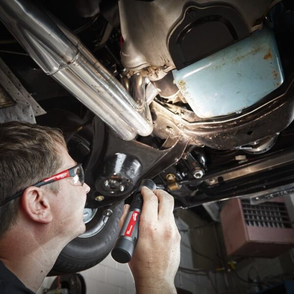 Aku ručna baterijska lampa - punjiva Milwaukee L4 TMLED-301 4933479769 sa 3Ah baterijom i USB punjačem