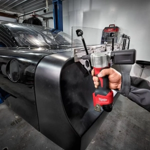 Aku pištolj za pop nitne - subkompaktni Milwaukee M12 BPRT-201X 4933464405 12V sa 2Ah baterijom punjačem i priborom