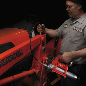 Aku pištolj za mast - mazalica - za podmazivanje Milwaukee M12 GG-401B 4933441675 12V sa 4Ah baterijom i punjačem u torbi