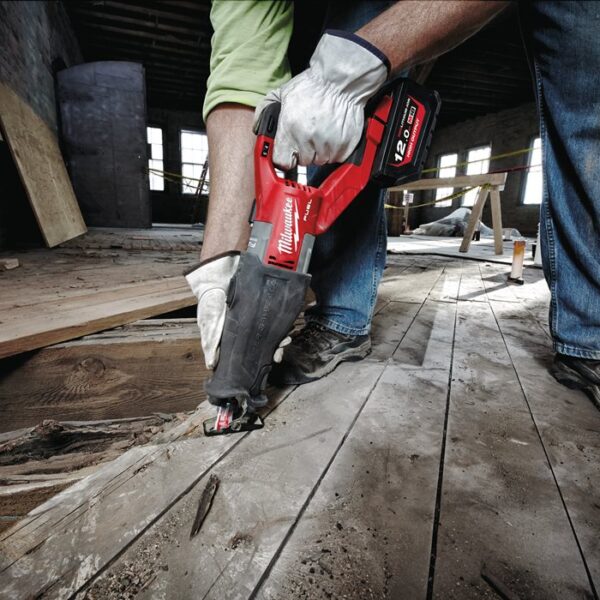 Aku recipročna pila - lisičiji rep Milwaukee M18FSX-121C 4933464484 18V sa 2 baterije 12.0Ah i punjačem u koferu