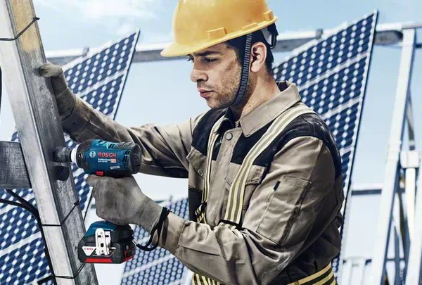 Aku udarni odvijač Bosch GDS 06019K0021 18V-400 400Nm u koferu BITURBO