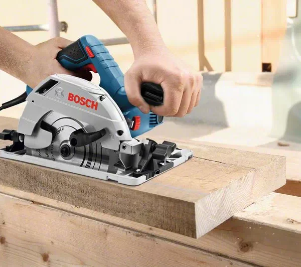 Električna ručna kružna pila - cirkular Bosch GKS 55 + GCE 1350W 0601682100 sa graničnikom