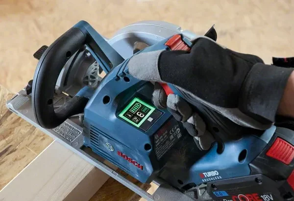 Aku ručna kružna pila - cirkular Bosch GKS 18V-68 GC 06016B5101 BITURBO 190mm sa 2 baterije 8.0Ah i brzim punjačem u koferu