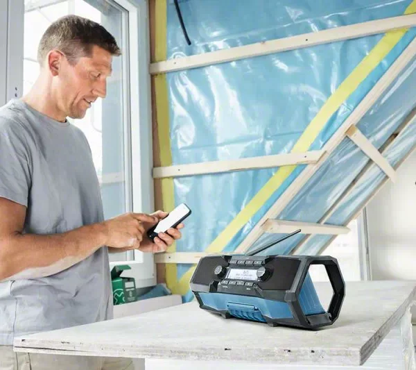 Aku zvučnik - radio uređaj Bosch GPB 18V-2 SC 06014A3100