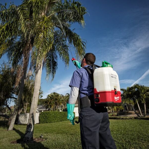 Aku prskalica sa rezervoarom za hemiju Milwaukee M18 BPFP-CST 15l 4933464964