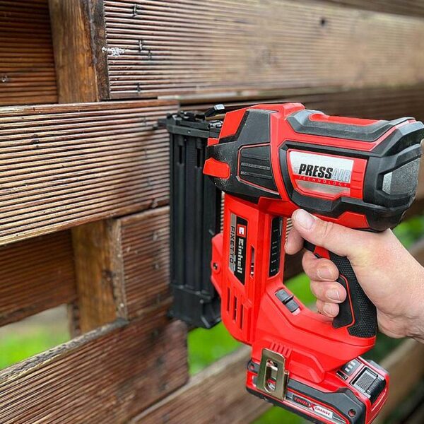 Aku pištolj za eksere - čavle Einhell 4257795 18V 50mm sa 500 eksera