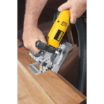 Električna glodalica za utore za drvo - keksarica DeWalt DW682K 600W u torbi