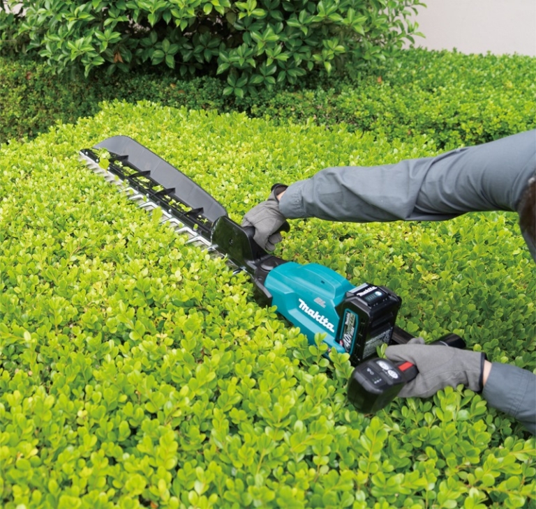 Aku škare-makaze za živu ogradu - živicu Makita UH014GZ 40V 75cm